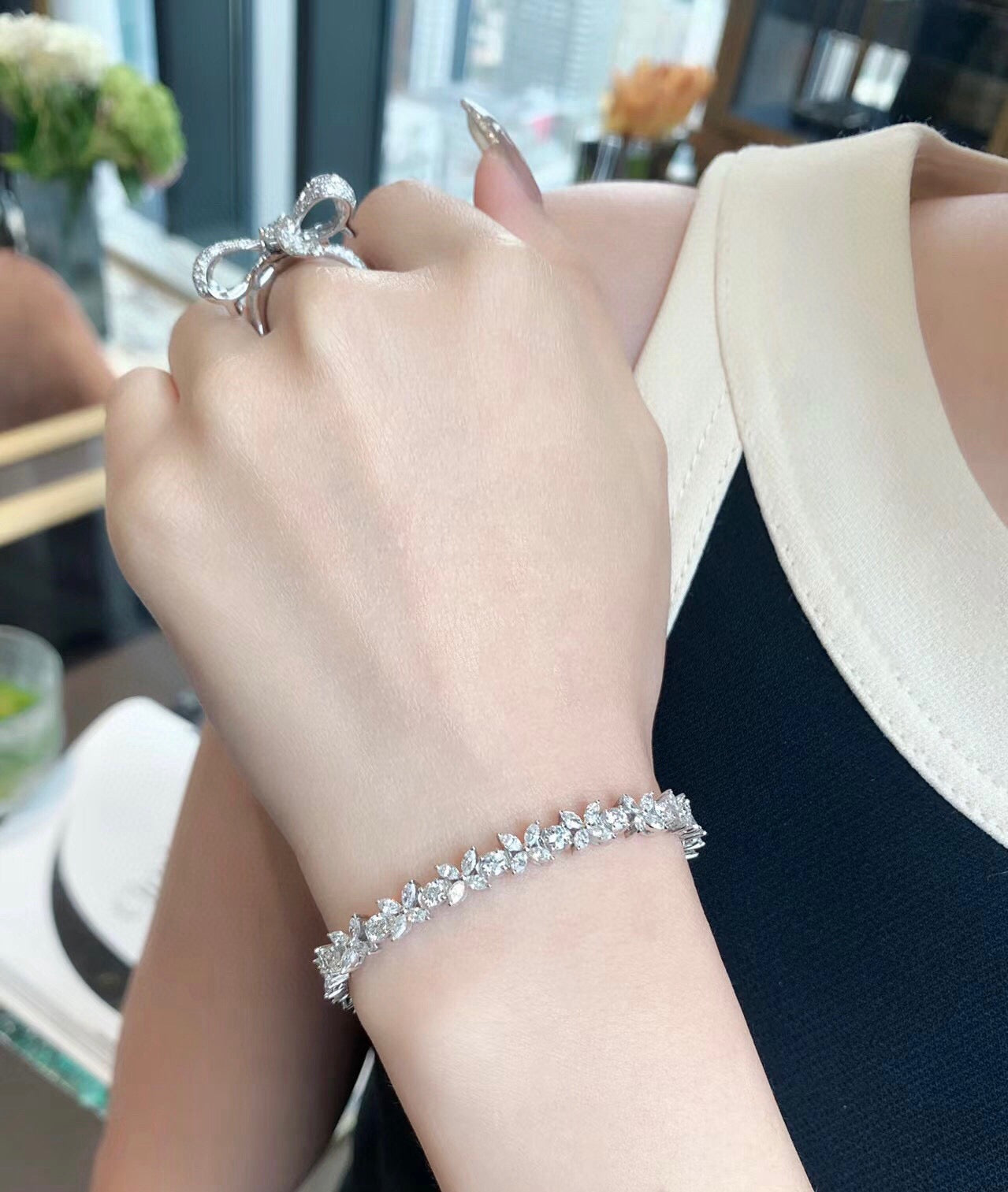 سوار فلورا موزونايت فضه مطلي روديوم – Flora Moissanite Bracelet